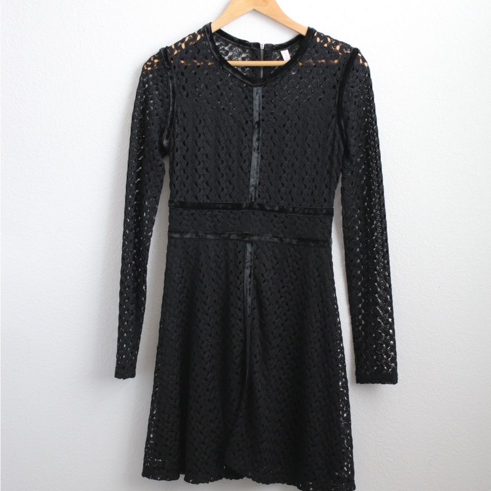 Xhiliration Black Longsleeve Knit Dress Sz: S